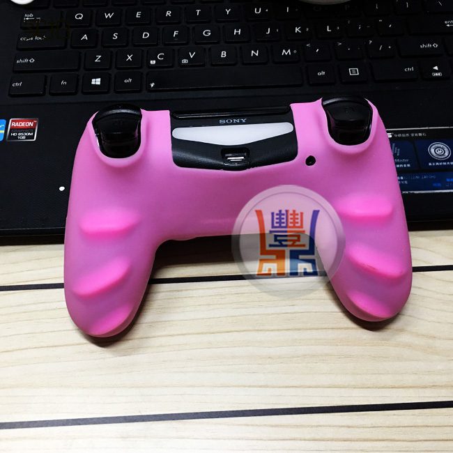 Cheap New Dust-Proof Silicone Skin Protector Anti-Slip Rubber Case Cover for Sony Playstation 4 PS4 DualShock 4 Wireless Controller Pink Free Claw Thumb Grips